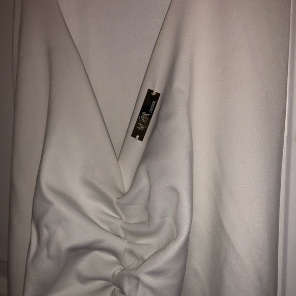 Amy Taylor In The Somerfields Dress - Picture 2 of 2